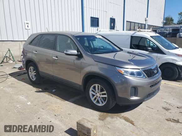 2014 Kia Sorento LX с VIN 5XYKT3A60EG534492, выставлен на аукционе Copart как лот 85546555 с пробегом 79 097 миль миль и На запчасти • Non repairable. История ставок и продаж доступна на DreamBid. Изображение 4.