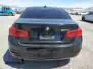 2018 BMW 3 Series 320i z VIN WBA8A9C54JAH14169, wystawiony jako Copart lot #54621785 z przebiegiem 84 538 mil mil oraz Szkoda całkowita • Salvage title. Historia ofert i sprzedaży dostępna na DreamBid. Obrazek 6.