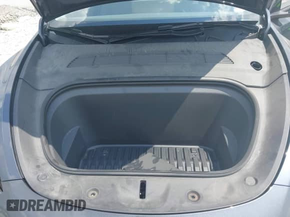 2023 Tesla Model Y Long Range с VIN 7SAYGDEE7PA164500, выставлен на аукционе IAAI как лот 42927626 с пробегом 31 959 миль миль и . История ставок и продаж доступна на DreamBid. Изображение 10.