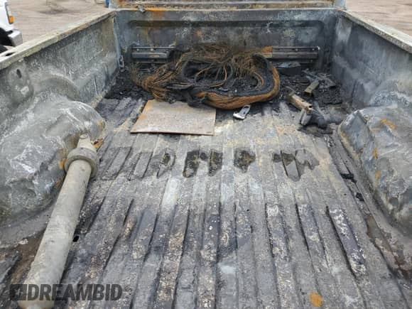 2003 Dodge 3500 ST с VIN 3D7MU48C83G802166, выставлен на аукционе Copart как лот 66227584 с пробегом Не указан миль и На запчасти • Non repairable. История ставок и продаж доступна на DreamBid. Изображение 10.