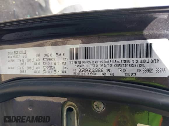 2018 Ram 1500 Express z VIN 3C6RR7KG1JG238637, wystawiony jako IAAI lot #42215424 z przebiegiem 85 769 mil mil oraz . Historia ofert i sprzedaży dostępna na DreamBid. Obrazek 9.