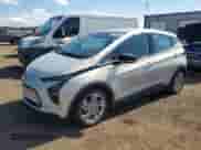 2023 Chevrolet Bolt EV 1LT z VIN 1G1FW6S00P4201143, wystawiony jako Copart lot #84454075 z przebiegiem 52 355 mil mil oraz Czysty tytuł • Clean title. Historia ofert i sprzedaży dostępna na DreamBid. Obrazek 1.