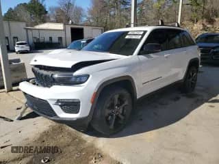 2023 Jeep Grand Cherokee Limited z VIN 1C4RJGBG3PC521049, wystawiony jako Copart lot #49867955 z przebiegiem 46 077 mil mil oraz Szkoda całkowita • Salvage title. Historia ofert i sprzedaży dostępna na DreamBid. Obrazek 1.