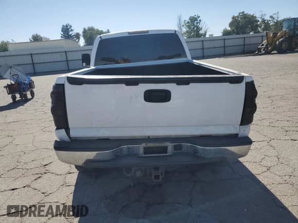 2006 Chevrolet Silverado 1500 LT3 z VIN 1GCEK19Z66Z219640, wystawiony jako Copart lot #66144155 z przebiegiem Nie podano mil oraz Szkoda całkowita • Salvage title. Historia ofert i sprzedaży dostępna na DreamBid. Obrazek 6.