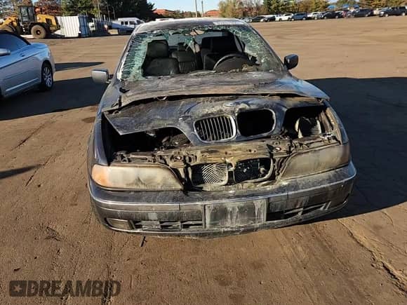 2000 BMW 5 Series 528i с VIN WBADM6345YGU15211, выставлен на аукционе Copart как лот 85207655 с пробегом Не указан миль и Списание • Salvage title. История ставок и продаж доступна на DreamBid. Изображение 13.