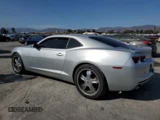 2012 Chevrolet Camaro 1LT z VIN 2G1FF1E32C9160336, wystawiony jako Copart lot #71129015 z przebiegiem 130 329 mil mil oraz Szkoda całkowita • Salvage title. Historia ofert i sprzedaży dostępna na DreamBid. Obrazek 2.