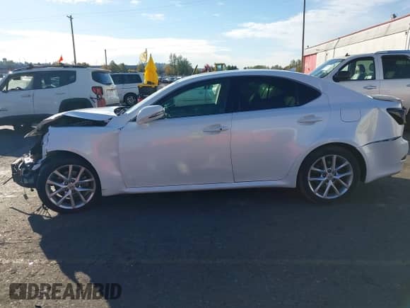 2013 Lexus IS 250 z VIN JTHBF5C21D5185300, wystawiony jako IAAI lot #40690423 z przebiegiem 117 893 mil mil oraz . Historia ofert i sprzedaży dostępna na DreamBid. Obrazek 15.