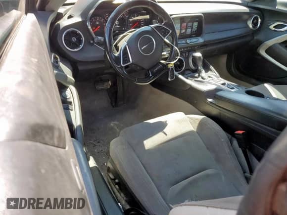 2017 Chevrolet Camaro 1SS z VIN 1G1FF1R72H0180729, wystawiony jako Copart lot #69477595 z przebiegiem 147 697 mil mil oraz Szkoda całkowita • Salvage title. Historia ofert i sprzedaży dostępna na DreamBid. Obrazek 8.