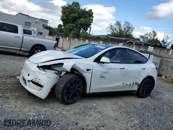 2021 Tesla Model Y Long Range with VIN 5YJYGDEE8MF092993, listed as a Copart auction lot 81125165 with 47,072 mi miles and Non repairable. Bid and sale history available at DreamBid. Image 1.