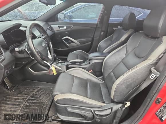 2017 Hyundai Veloster Turbo с VIN KMHTC6AE7HU308512, выставлен на аукционе Copart как лот 63842705 с пробегом 118 296 миль миль и Списание • Salvage title. История ставок и продаж доступна на DreamBid. Изображение 7.