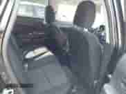 2021 Mitsubishi Outlander ES z VIN JA4ARUAU0MU010328, wystawiony jako IAAI lot #42701103 z przebiegiem Nie podano mil oraz . Historia ofert i sprzedaży dostępna na DreamBid. Obrazek 8.