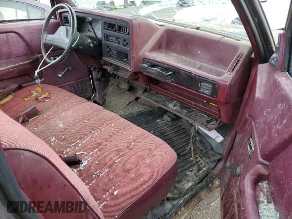 1989 Dodge Dakota S with VIN 1B7GL26X9KS129335, listed as a Copart auction lot 82744003 with 174,152 mi miles and Salvage title. Bid and sale history available at DreamBid. Image 8.