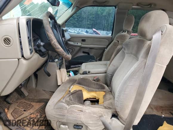 2001 Chevrolet Silverado 2500HD LS z VIN 1GCHK29171E229509, wystawiony jako Copart lot #60524705 z przebiegiem Nie podano mil oraz Szkoda całkowita • Salvage title. Historia ofert i sprzedaży dostępna na DreamBid. Obrazek 7.