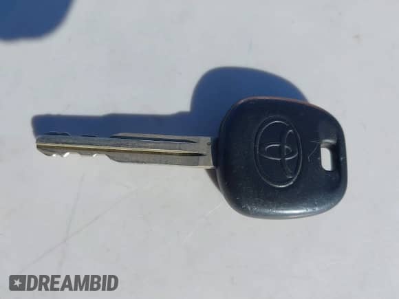 2005 Toyota Sienna LE with VIN 5TDBA23CX5S030571, listed as a IAAI auction lot 43033019 with 219,453 mi miles and . Bid and sale history available at DreamBid. Image 11.