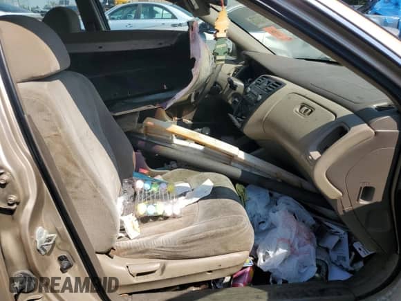 2000 Honda Accord LX с VIN 1HGCG5646YA153988, выставлен на аукционе Copart как лот 69116035 с пробегом Не указан миль и Списание • Salvage title. История ставок и продаж доступна на DreamBid. Изображение 7.