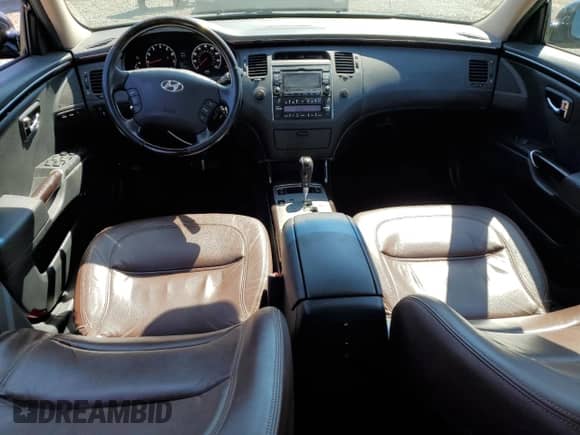 2010 Hyundai Azera Limited с VIN KMHFC4DF6AA513770, выставлен на аукционе Copart как лот 82046005 с пробегом 53 980 миль миль и Чистый • Clean title. История ставок и продаж доступна на DreamBid. Изображение 8.