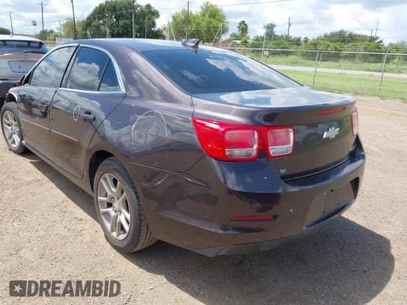 2015 Chevrolet Malibu LT z VIN 1G11C5SL1FF203669, wystawiony jako IAAI lot #43173679 z przebiegiem 172 863 mil mil oraz . Historia ofert i sprzedaży dostępna na DreamBid. Obrazek 3.