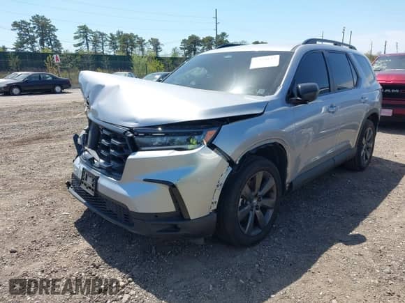 2025 Honda Pilot Sport z VIN 5FNYG1H38SB017782, wystawiony jako IAAI lot #42128117 z przebiegiem 11 920 mil mil oraz . Historia ofert i sprzedaży dostępna na DreamBid. Obrazek 2.