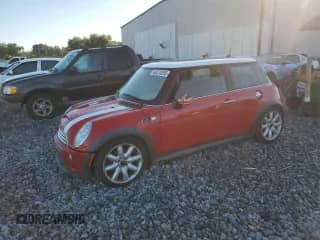 2006 MINI Hardtop S с VIN WMWRE33576TL23032, выставлен на аукционе Copart как лот 66275205 с пробегом 104 171 миль миль и Списание • Salvage title. История ставок и продаж доступна на DreamBid. Изображение 1.