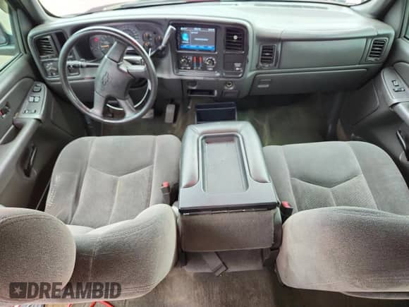 2004 Chevrolet Silverado 1500 LS z VIN 2GCEC19TX41297773, wystawiony jako Copart lot #64731395 z przebiegiem 296 160 mil mil oraz Szkoda całkowita • Salvage title. Historia ofert i sprzedaży dostępna na DreamBid. Obrazek 8.