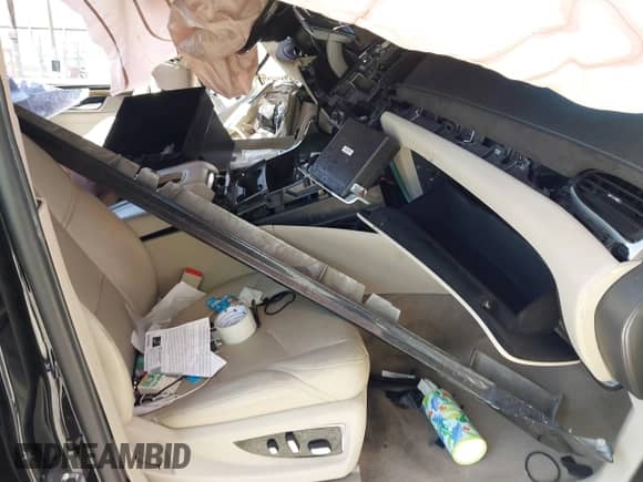 2019 Cadillac Escalade ESV Luxury с VIN 1GYS4HKJ2KR296620, выставлен на аукционе IAAI как лот 42555791 с пробегом Не указан миль и . История ставок и продаж доступна на DreamBid. Изображение 5.