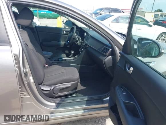 2018 Kia Optima LX с VIN 5XXGT4L35JG232662, выставлен на аукционе IAAI как лот 43148510 с пробегом 156 370 миль миль и . История ставок и продаж доступна на DreamBid. Изображение 5.