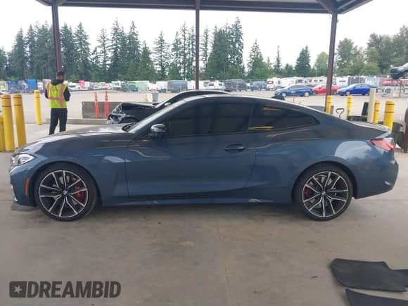 2021 BMW 4 Series M440i xDrive с VIN WBA13AR02MCG58623, выставлен на аукционе IAAI как лот 42688754 с пробегом 42 021 миль миль и . История ставок и продаж доступна на DreamBid. Изображение 14.