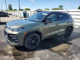 2025 Volkswagen Tiguan с VIN 3VVGR7RM7SM023408, выставлен на аукционе Copart как лот 71802135 с пробегом 296 миль миль и Списание • Salvage title. История ставок и продаж доступна на DreamBid. Изображение 1.