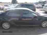 2020 Toyota Camry LE z VIN 4T1C11AK2LU880546, wystawiony jako IAAI lot #43158555 z przebiegiem 276 695 mil mil oraz . Historia ofert i sprzedaży dostępna na DreamBid. Obrazek 13.