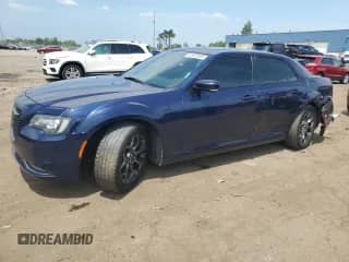 2016 Chrysler 300 S with VIN 2C3CCAGG3GH124285, listed as a Copart auction lot 60957055 with 194,120 mi miles and Clean title. Bid and sale history available at DreamBid. Image 1.