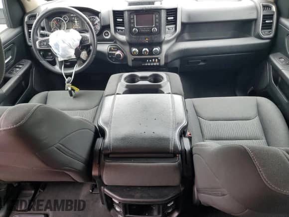 2021 Ram 1500 Tradesman z VIN 1C6RRFNGXMN714403, wystawiony jako Copart lot #70852825 z przebiegiem 100 475 mil mil oraz Szkoda całkowita • Salvage title. Historia ofert i sprzedaży dostępna na DreamBid. Obrazek 8.