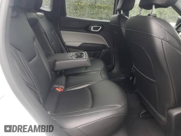 2025 Jeep Compass Limited с VIN 3C4NJDCN8ST621137, выставлен на аукционе Copart как лот 84600095 с пробегом 898 миль миль и Чистый • Clean title. История ставок и продаж доступна на DreamBid. Изображение 11.