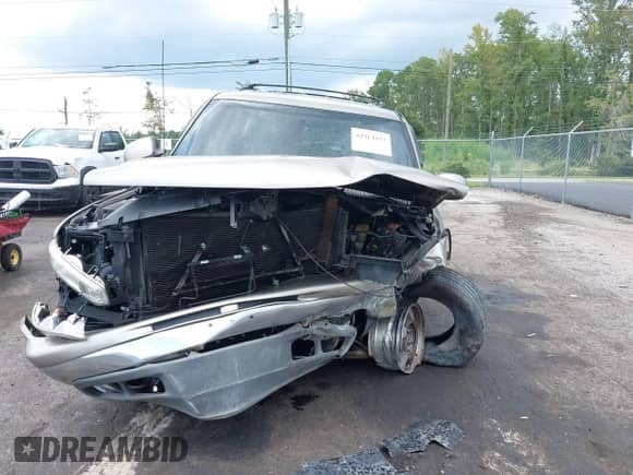 2001 Chevrolet Tahoe LS with VIN 1GNEC13T11R149532, listed as a IAAI auction lot 42914157 with 307,073 mi miles and . Bid and sale history available at DreamBid. Image 6.