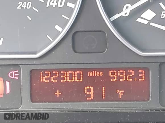 2001 BMW 3 Series 330Ci с VIN WBABS534X1JU83536, выставлен на аукционе IAAI как лот 43351449 с пробегом 122 300 миль миль и . История ставок и продаж доступна на DreamBid. Изображение 15.