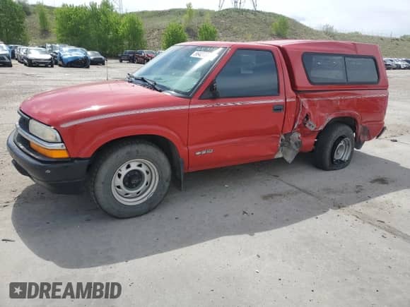 1999 Chevrolet S-10 с VIN 1GCCS1447X8104331, выставлен на аукционе Copart как лот 56427895 с пробегом Не указан миль и Списание • Salvage title. История ставок и продаж доступна на DreamBid. Изображение 1.