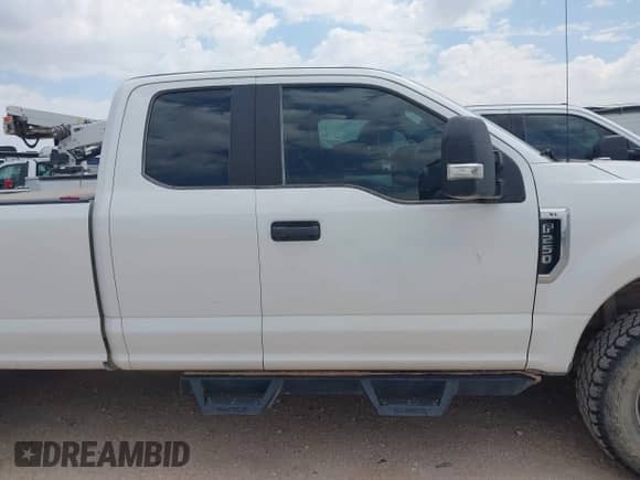 2019 Ford F-250 XL z VIN 1FT7X2B65KEG78174, wystawiony jako IAAI lot #42832696 z przebiegiem 147 261 mil mil oraz . Historia ofert i sprzedaży dostępna na DreamBid. Obrazek 13.