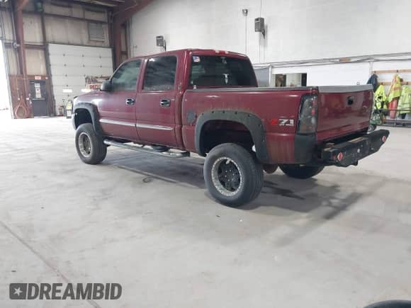 2005 GMC Sierra 1500 SLE with VIN 2GTEK13T051320443, listed as a IAAI auction lot 41966183 with 174,616 mi miles and . Bid and sale history available at DreamBid. Image 3.