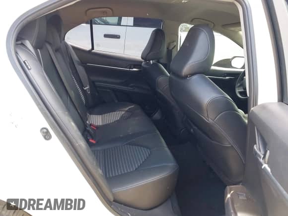 2023 Toyota Camry SE z VIN 4T1G11AK8PU756448, wystawiony jako IAAI lot #43051703 z przebiegiem 27 035 mil mil oraz . Historia ofert i sprzedaży dostępna na DreamBid. Obrazek 8.