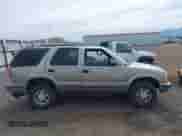 1998 Chevrolet Blazer LS with VIN 1GNDT13W2W2177149, listed as a IAAI auction lot 42422025 with 210,833 mi miles and . Bid and sale history available at DreamBid. Image 13.