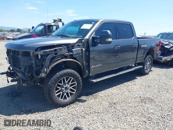 2018 Ford F-250 XL with VIN 1FT7W2BT7JEC42093, listed as a IAAI auction lot 42272840 with 111,220 mi miles and . Bid and sale history available at DreamBid. Image 18.