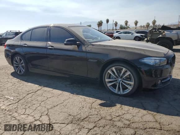 2016 BMW 5 Series 528i z VIN WBA5A5C57GG347542, wystawiony jako Copart lot #63079055 z przebiegiem 68 413 mil mil oraz Szkoda całkowita • Salvage title. Historia ofert i sprzedaży dostępna na DreamBid. Obrazek 4.