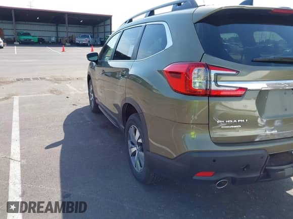 2025 Subaru Ascent Premium with VIN 4S4WMADD1S3400924, listed as a IAAI auction lot 42606202 with 4,416 mi miles and . Bid and sale history available at DreamBid. Image 3.