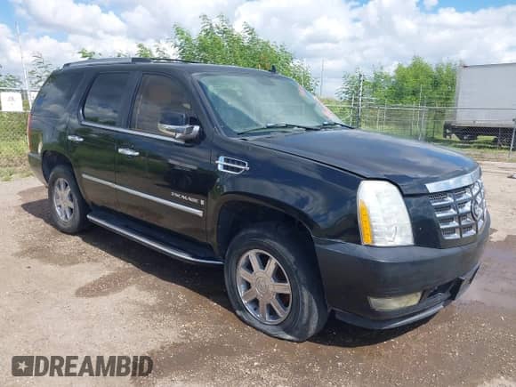 2007 Cadillac Escalade with VIN 1GYFK63837R231242, listed as a IAAI auction lot 43238778 with 193,946 mi miles and . Bid and sale history available at DreamBid. Image 1.