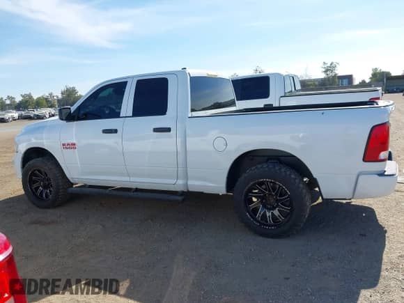 2015 Ram 1500 Tradesman with VIN 1C6RR6FG5FS605186, listed as a IAAI auction lot 43023015 with 172,423 mi miles and . Bid and sale history available at DreamBid. Image 15.