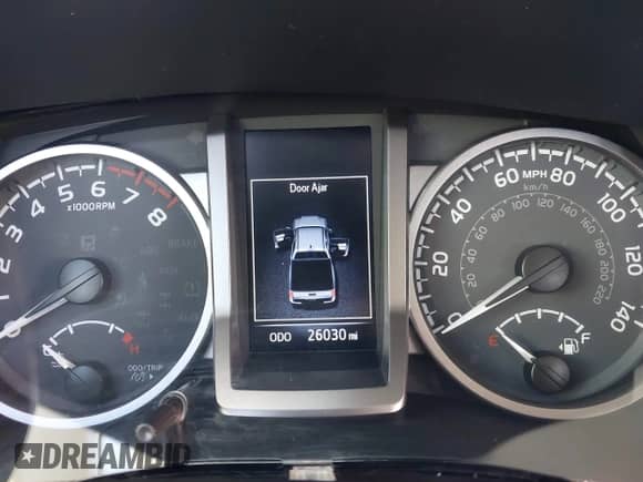 2021 Toyota Tacoma SR5 z VIN 3TMDZ5BN4MM111750, wystawiony jako IAAI lot #41981638 z przebiegiem 26 030 mil mil oraz . Historia ofert i sprzedaży dostępna na DreamBid. Obrazek 7.