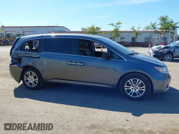 2013 Honda Odyssey EX-L с VIN 5FNRL5H6XDB015102, выставлен на аукционе IAAI как лот 43082609 с пробегом 136 494 миль миль и . История ставок и продаж доступна на DreamBid. Изображение 13.