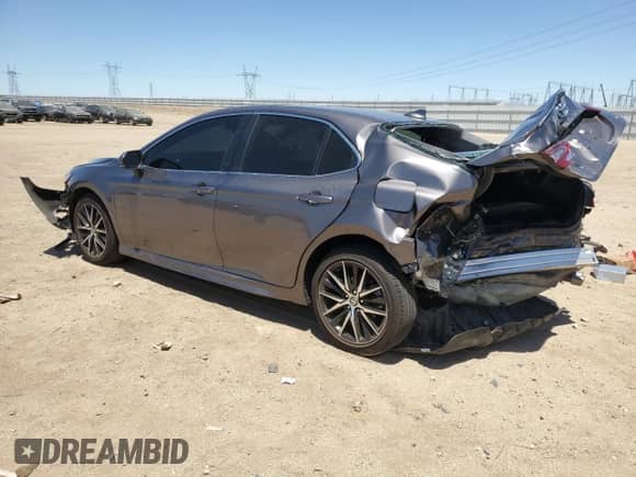 2023 Toyota Camry SE z VIN 4T1G11AK9PU155758, wystawiony jako Copart lot #42059185 z przebiegiem 18 622 mil mil oraz Czysty tytuł • Clean title. Historia ofert i sprzedaży dostępna na DreamBid. Obrazek 2.