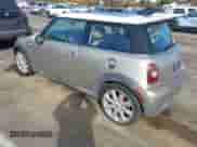 2009 MINI Hardtop S с VIN WMWMF73529TT99485, выставлен на аукционе IAAI как лот 43543003 с пробегом 101 131 миль миль и . История ставок и продаж доступна на DreamBid. Изображение 3.