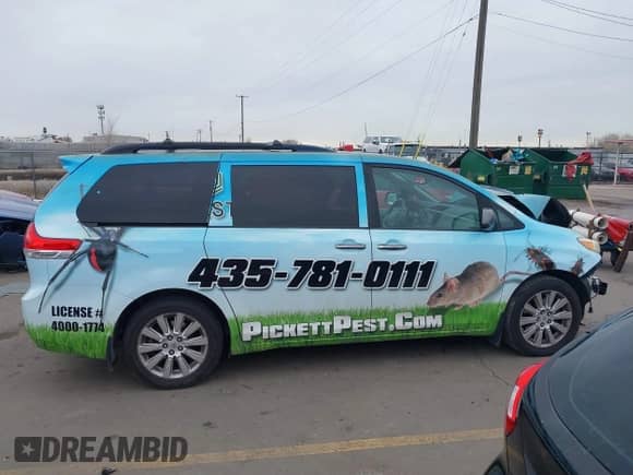 2012 Toyota Sienna XLE with VIN 5TDDK3DC3CS033755, listed as a IAAI auction lot 41815132 with 189,777 mi miles and . Bid and sale history available at DreamBid. Image 13.