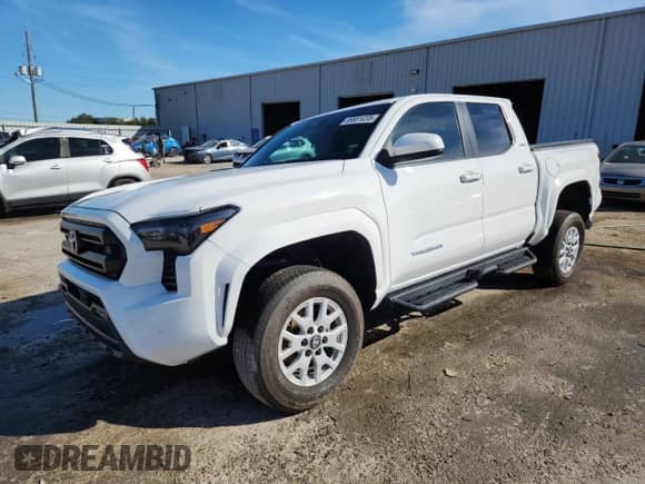 2024 Toyota Tacoma SR5 с VIN 3TYLB5JN8RT017481, выставлен на аукционе Copart как лот 86681035 с пробегом 28 376 миль миль и Списание • Salvage title. История ставок и продаж доступна на DreamBid. Изображение 1.